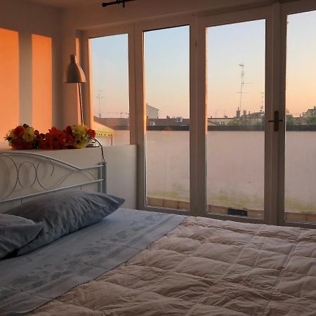 Charming 1-Bed Apartment In Milano Экстерьер фото