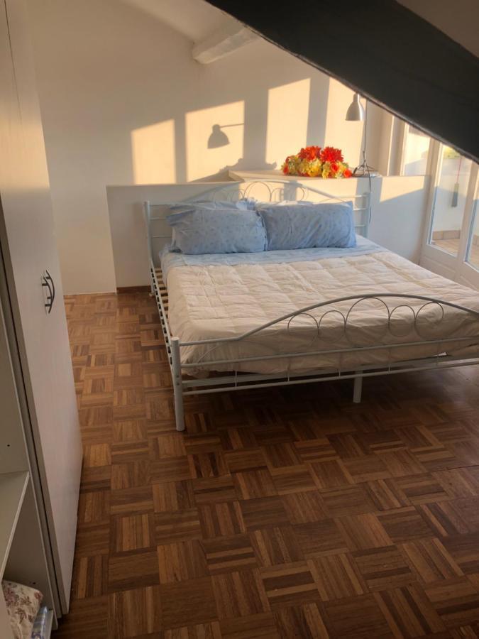 Charming 1-Bed Apartment In Milano Экстерьер фото