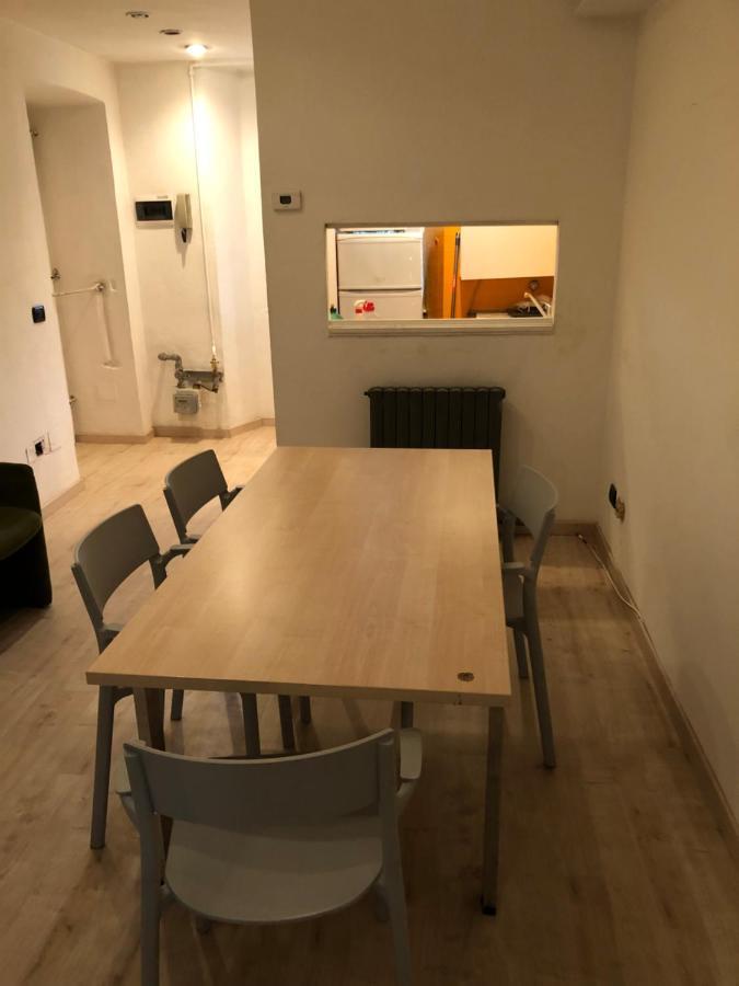 Charming 1-Bed Apartment In Milano Экстерьер фото