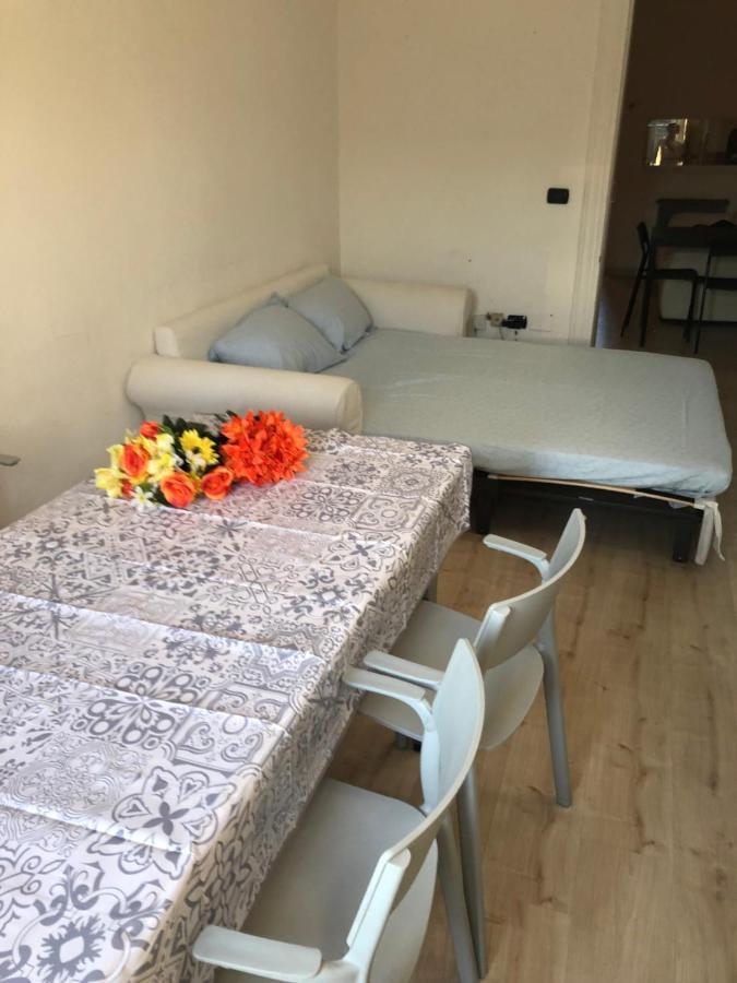 Charming 1-Bed Apartment In Milano Экстерьер фото