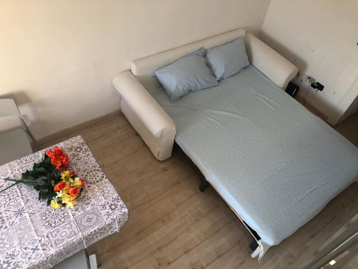 Charming 1-Bed Apartment In Milano Экстерьер фото